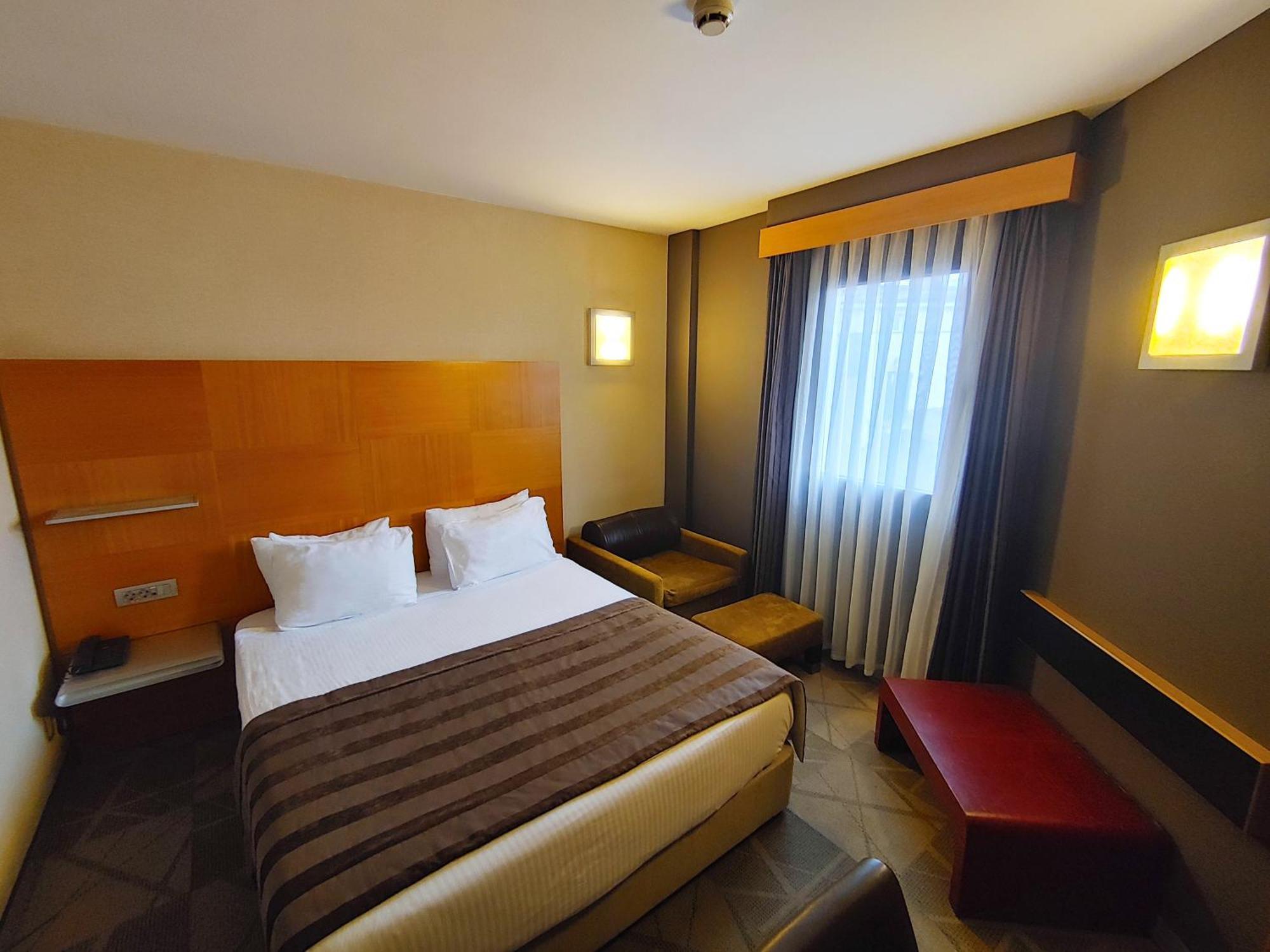 Standard Double or Twin Room,1209929788:JPEG